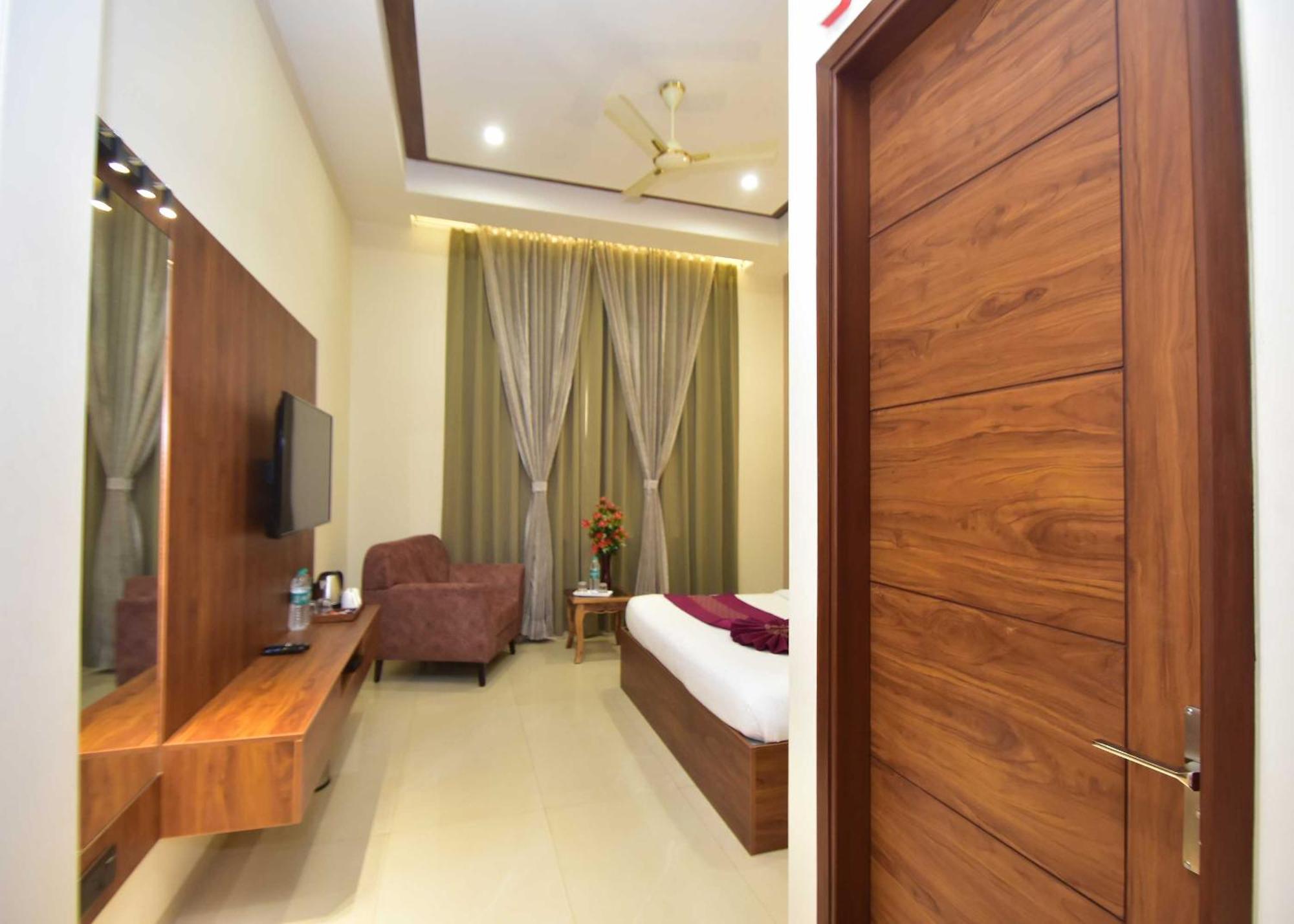 Hotel Shyamleela Khātu Exterior foto